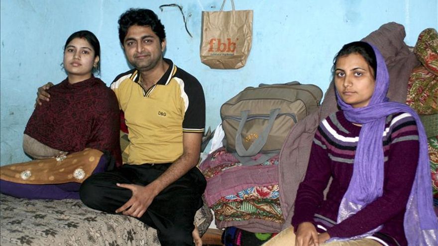 Los 'Comandos del Amor' protegen a los amantes fugitivos de la India