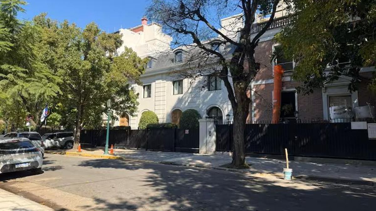 La casa que compró Peter Thiel tiene 1600 m2 y seis dormitorios.