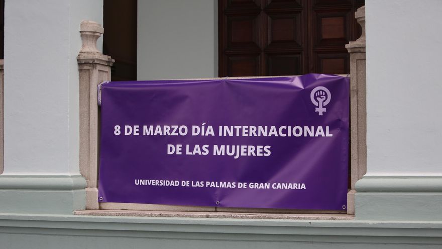 Cartel por el 8M en la ULPGC. (ALEJANDRO RAMOS)