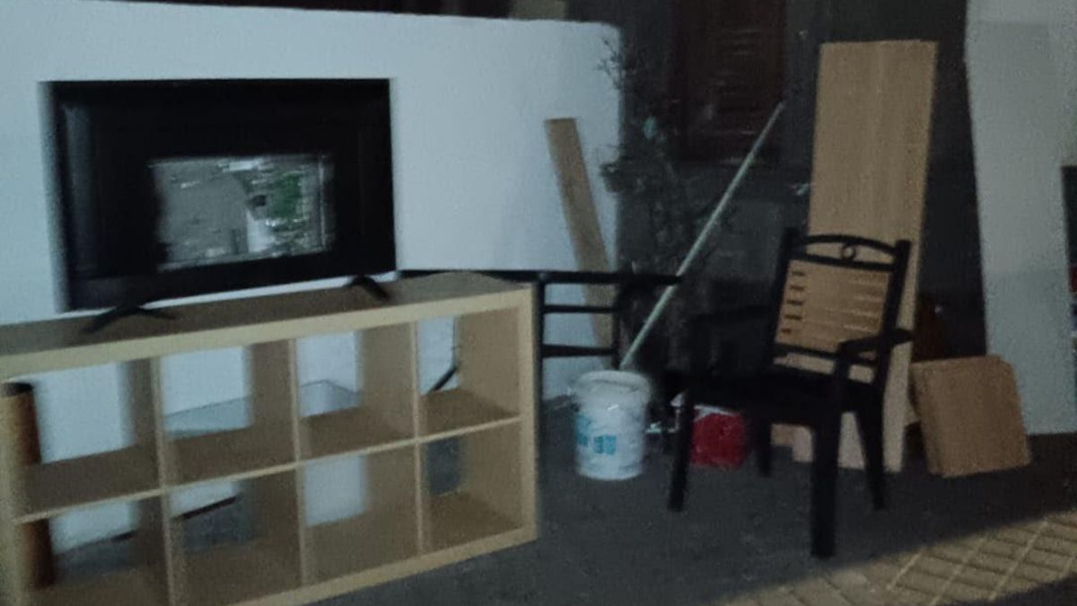 Enseres y otros residuos recogidos de las calles de Arucas.