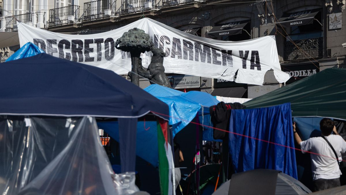 Acampada por la vivienda en la Puerta del Sol.