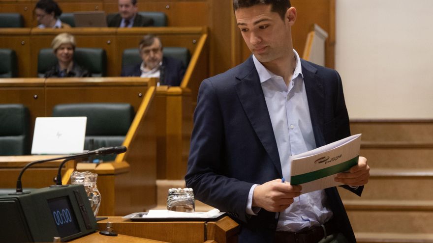 PNV y PSE-EE orillan sus discrepancias por el centro de refugiados de Vitoria y exhiben unidad en el Parlamento