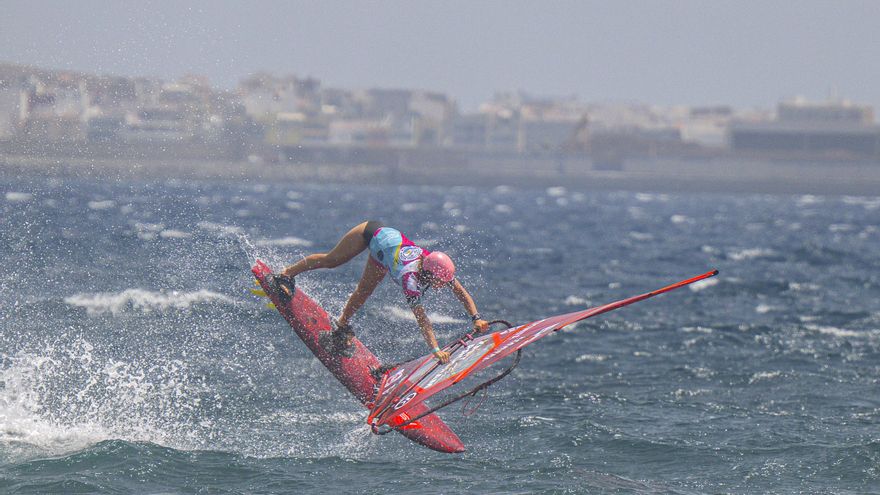 ¿Por qué Pozo Izquierdo es la capital mundial del windsurf?: Estas son las claves