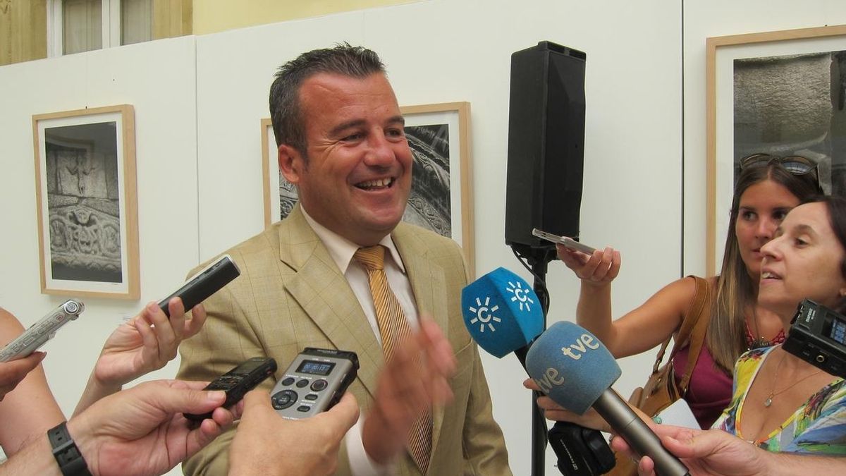 Alcalde de Carboneras reitera que lo "menos dañino" es abrir Algarrobico como "hotel o residencia de mayores"