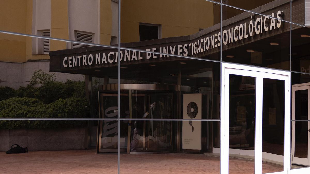 El CNIO pide auxilio: sin gerente, el mayor centro de investigación contra el cáncer corre el riesgo de colapsar