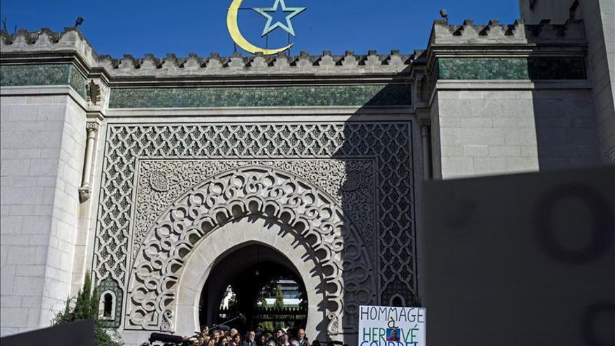 Los musulmanes de Francia critican el yihadismo para evitar discriminaciones