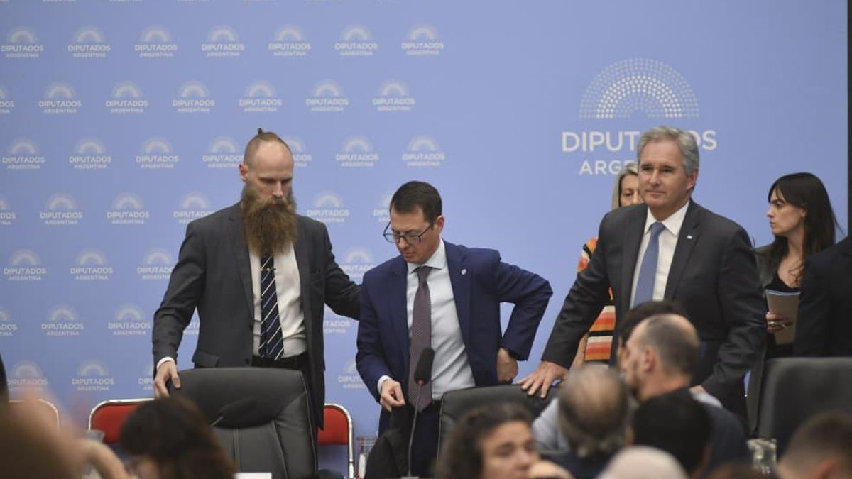 La última vez que Carlos Guberman se reunió con los opositores dijo que "no hay plata"