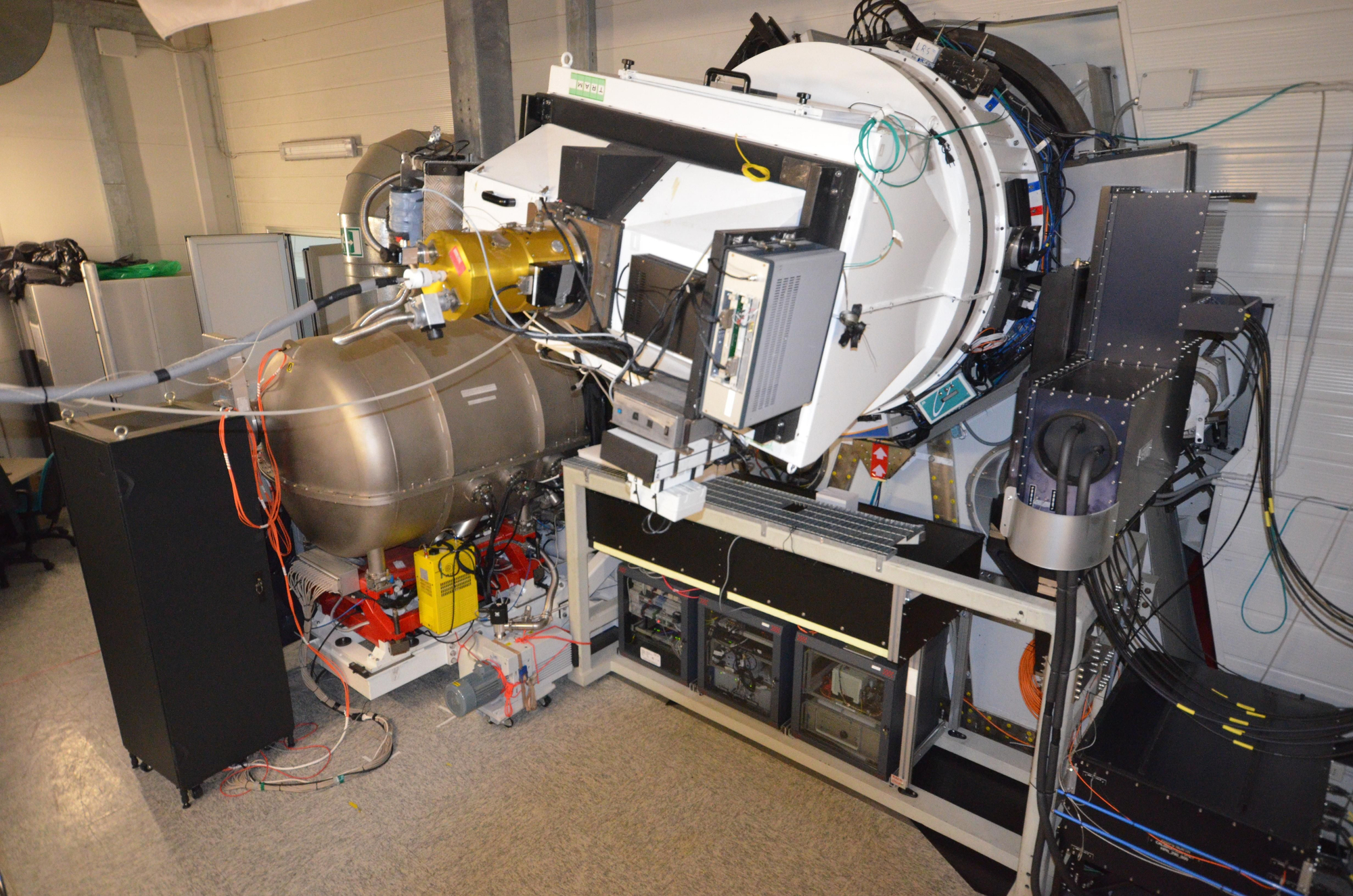 Imagen de la Nasmith B dentro de la cúpula del telescopio donde está montado el instrumento GIANO-B, fuente del estudio / Créditos: A. Harutyunian -TNG