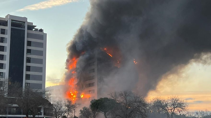 El edificio incendiado en València: "privilegiadas viviendas" de la firma Fbex, hundida con 500 millones de deuda