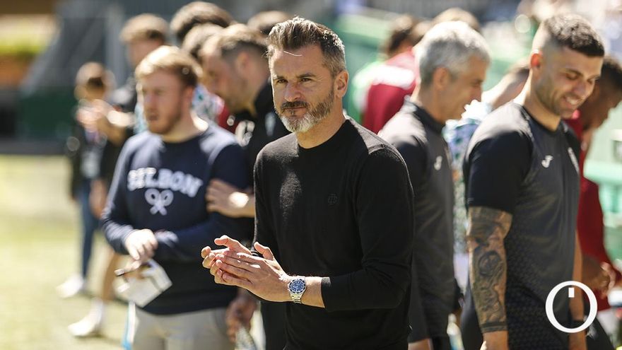 Iván Ania: "Espero que este árbitro no nos pite más"