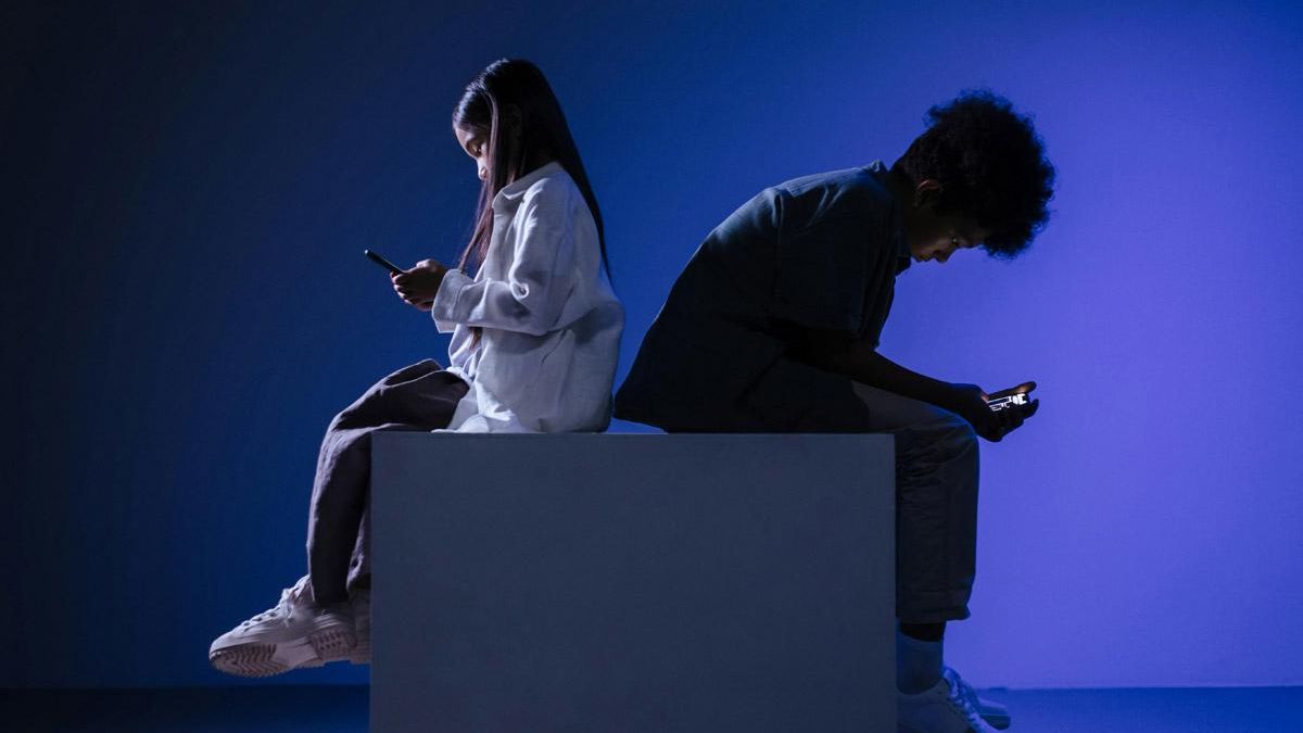 La ciencia lo confirma: tener un móvil antes de los 13 años perjudica la salud mental