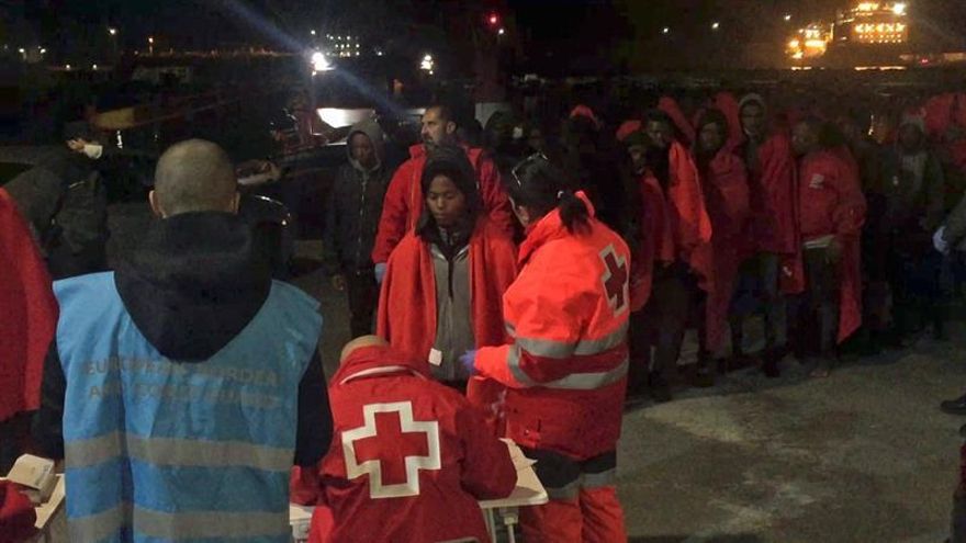 Llegan a Motril en buen estado los 48 inmigrantes rescatados cerca de Alborán