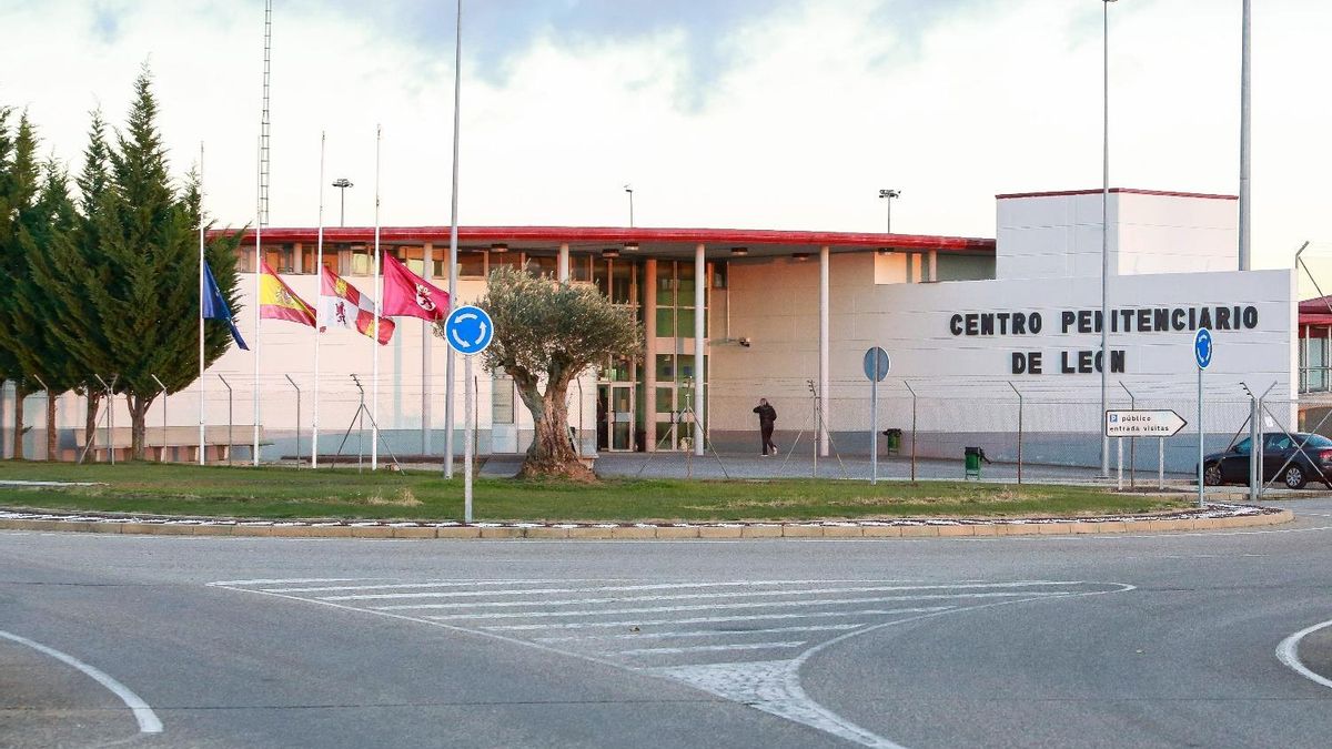 El sindicato de funcionarios de prisiones alerta del "colapso" de la cárcel de León por la llegada "masiva" de presos