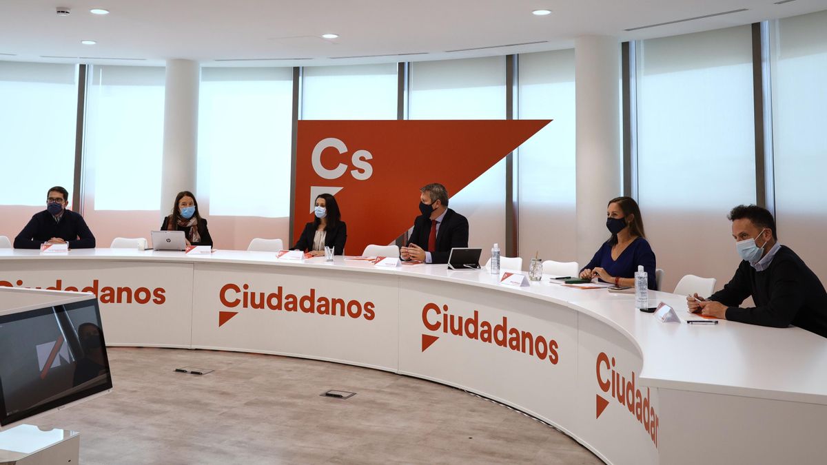 La presidenta de Ciudadanos, Inés Arrimadas, durante una reunión del Comité Permanente en la sede del partido.