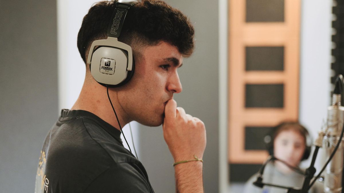 Iván Fernández, maestro en el CRA Cameros y Persona del Año en los Premios Kilómetro Cero de Rioja2