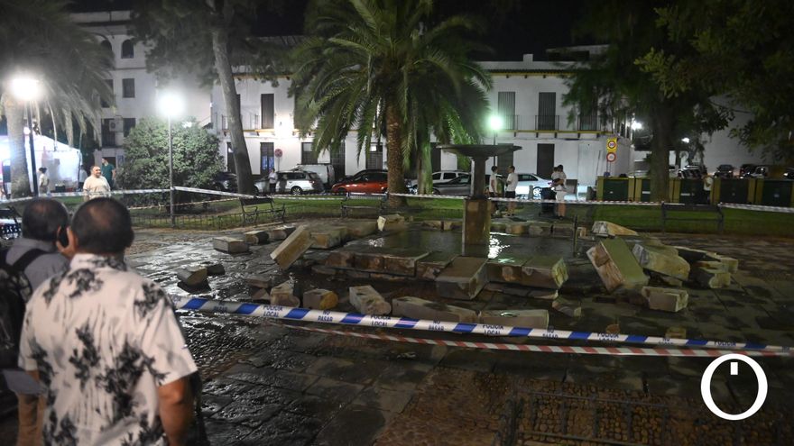 Revienta la fuente de la plaza de La Magdalena