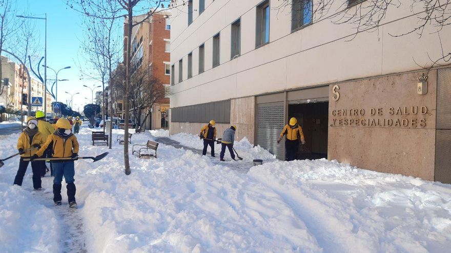 GEACAM trabaja en el acceso del centro de salud de Molina de Aragón (Guadalajara)