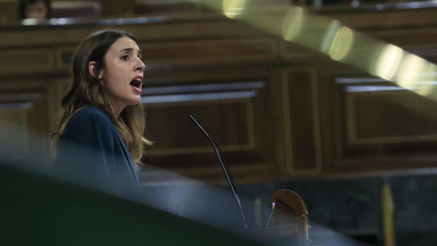 La ministra de Igualdad, Irene Montero, hoy en el pleno del Congreso. EFE/ Zipi