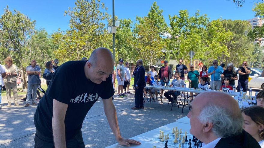 Miguel Mimbela: “El ajedrez mejora la comunicación y nos hace más inteligentes”
