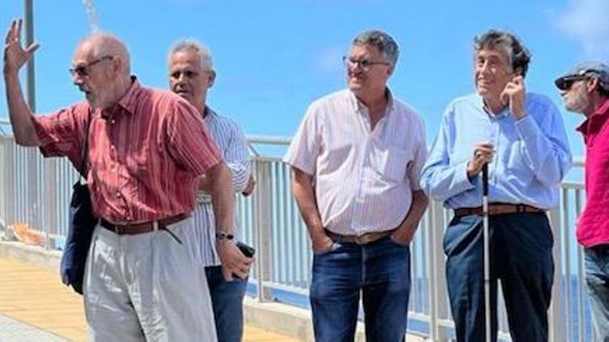 Emilio Díaz contando la historia.