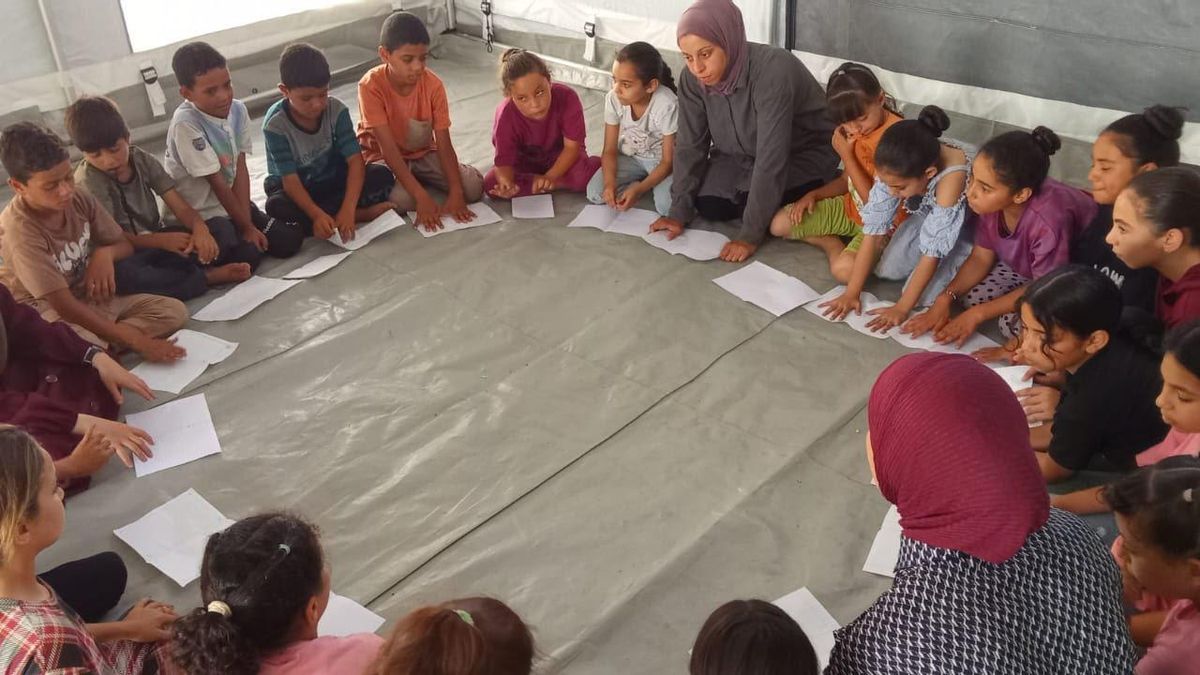 Carpa educativa en Gaza