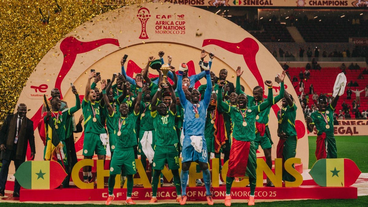 Escándalo arbitral en la Copa África: la campeona Senegal se marchó del campo ante el doble 'robo' de Marruecos
