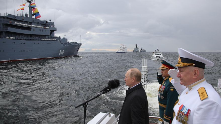 El presidente ruso Vladimir Putin en el Día de la Armada en San Petersburgo
