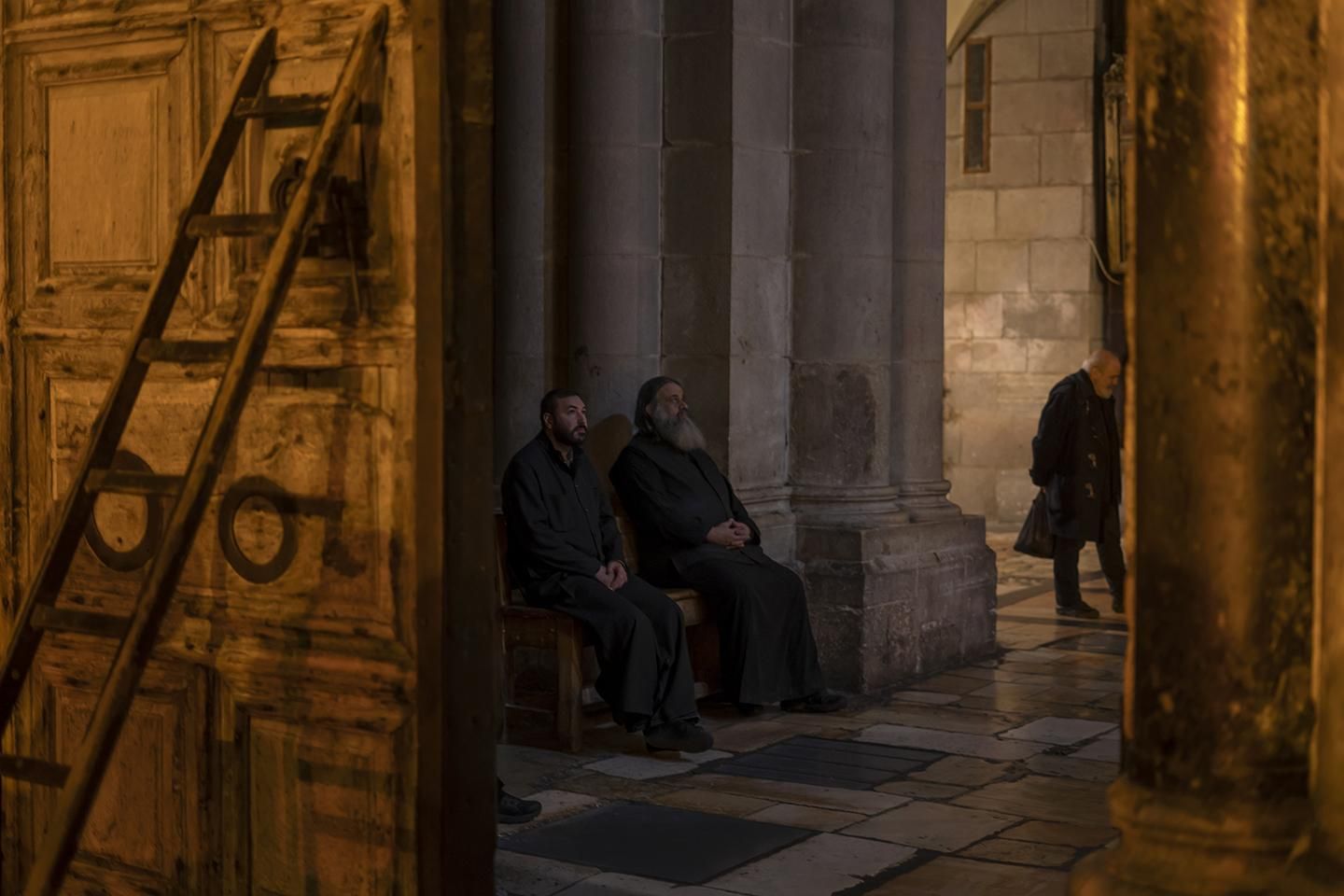 Todos los días del año, al atardecer, la puerta del Santo Sepulcro en Jerusalén se cierra (Israel). | JOAQUÍN GÓMEZ SASTRE