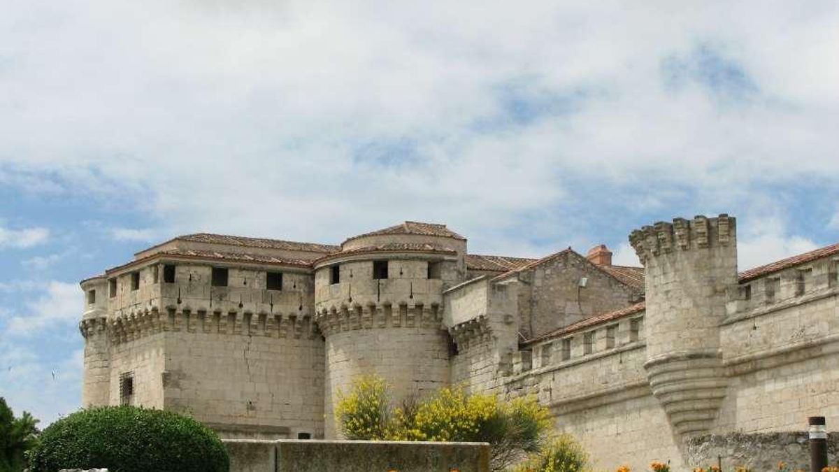 Castillo-Palacio de los Duques de Alburquerque
