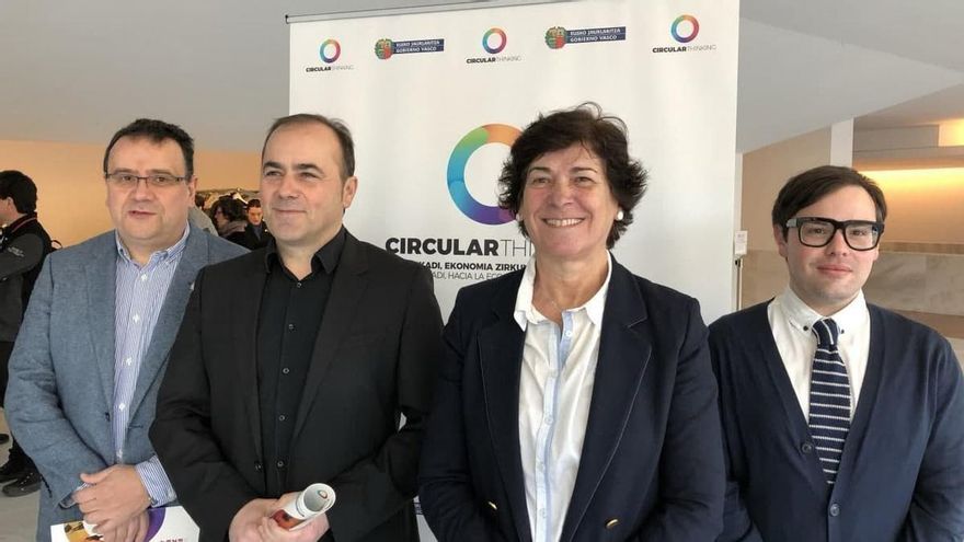 Elena Moreno e Iván Pedreira, tercera y cuarto en la imagen.