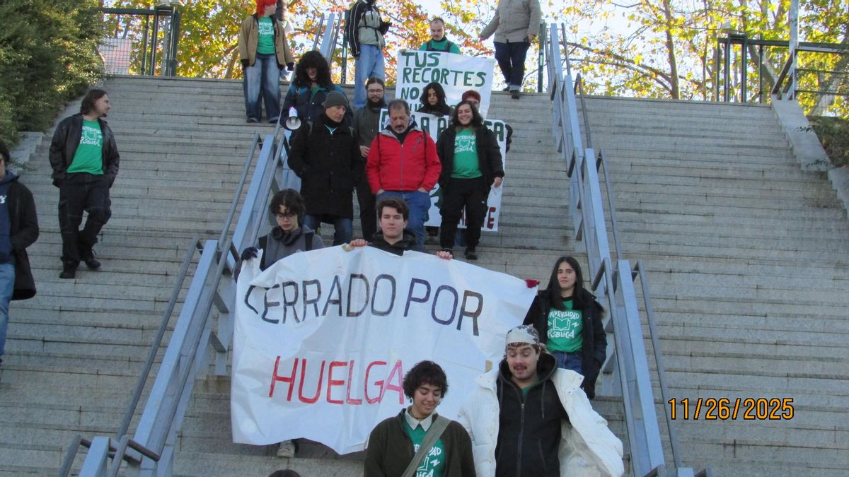 La huelga por las universidades públicas arrasa en la Complutense con facultades completamente vacías: "¿Qué haces aquí?"