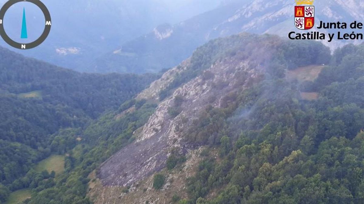 Controlado el incendio de Sajambre, en el Parque Nacional, con helicópteros de fuera de la provincia de León