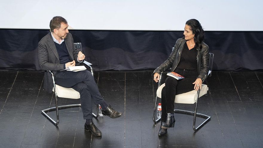 Ignacio Escolar entrevista a la periodista Lydia Cacho, en las III Jornadas de Periodismo de elDiario.es Cantabria.