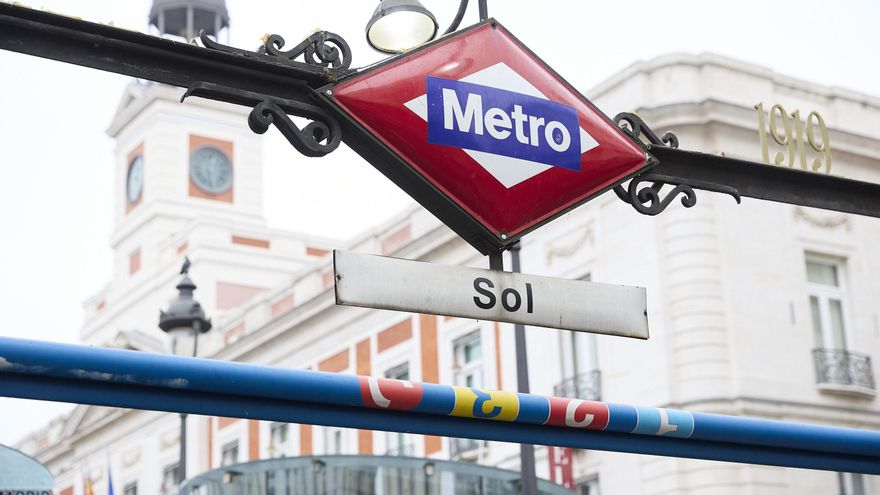 Una de las entradas a la estación de Metro de la Puerta del Sol.