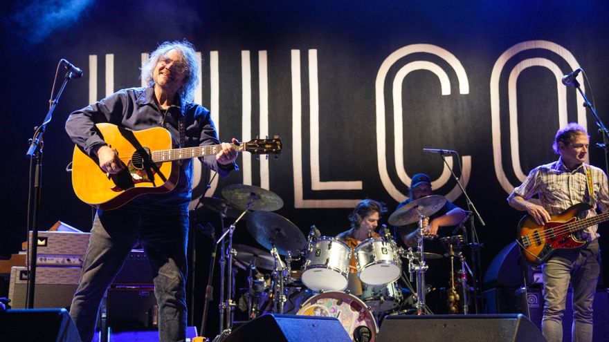 Wilco despliega su virtuoso rock en el Poble Espanyol en la apertura del festival Alma