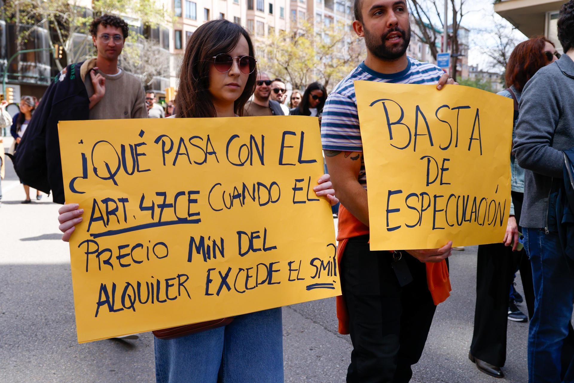 Una de las imágenes de la manifestación llevada a cabo en Palma en abril de 2925 contra la especulación inmobiliaria y el "chollo" de los rentistas
