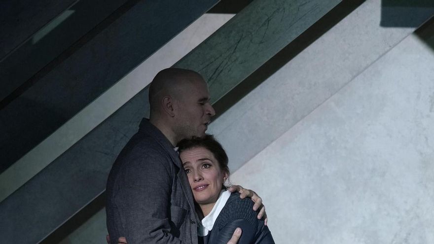 El brote de COVID en el Teatro Real afecta a más de 50 artistas y técnicos