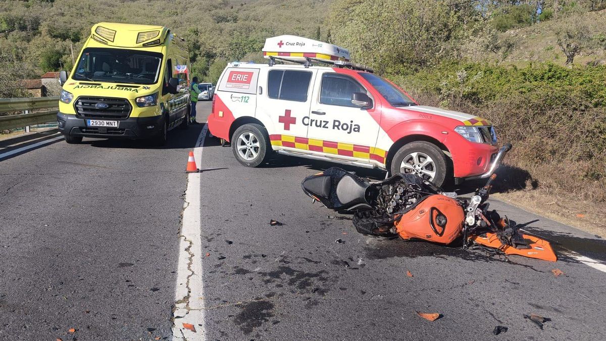 Tres heridos, uno grave, en una colisión entre dos motos en Losar de la Vera
