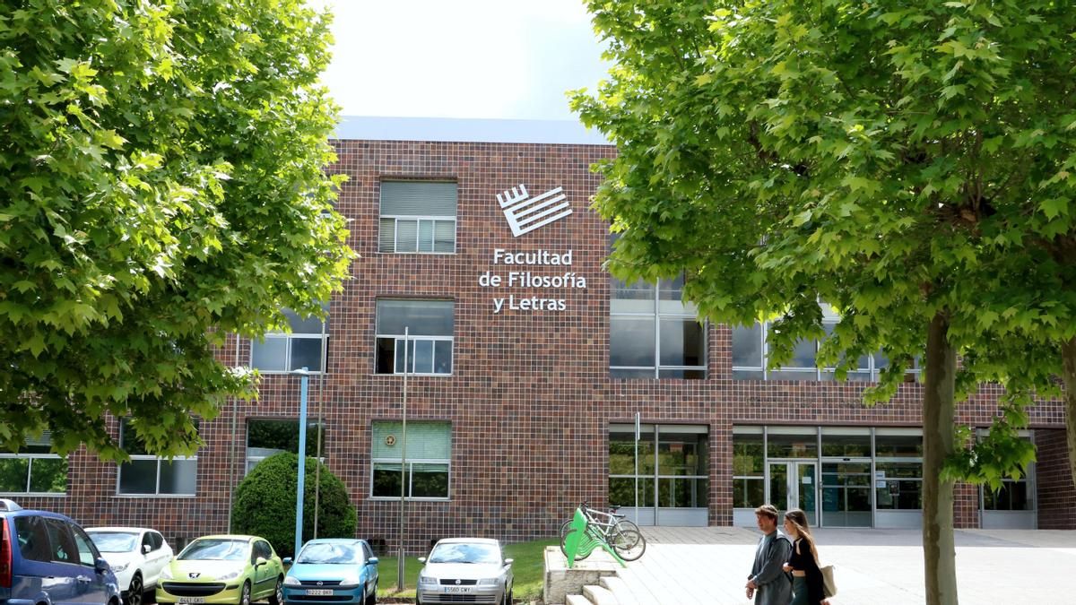 Fallece el profesor de la Universidad de León César Álvarez Álvarez, referente de la Historia Medieval leonesa
