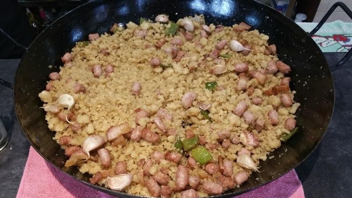 Las migas son un plato muy contundente y de origen humilde