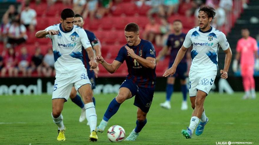 El Tenerife suspende el primer parcial con todo por mejorar