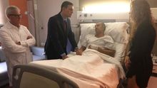 Sánchez visita a los policías heridos en un viaje relámpago a Barcelona sin reunión con Torra