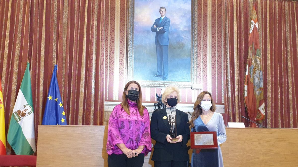 La Fundación Jiménez Becerril entrega el Premio Contra el Terrorismo a Soledad Becerril