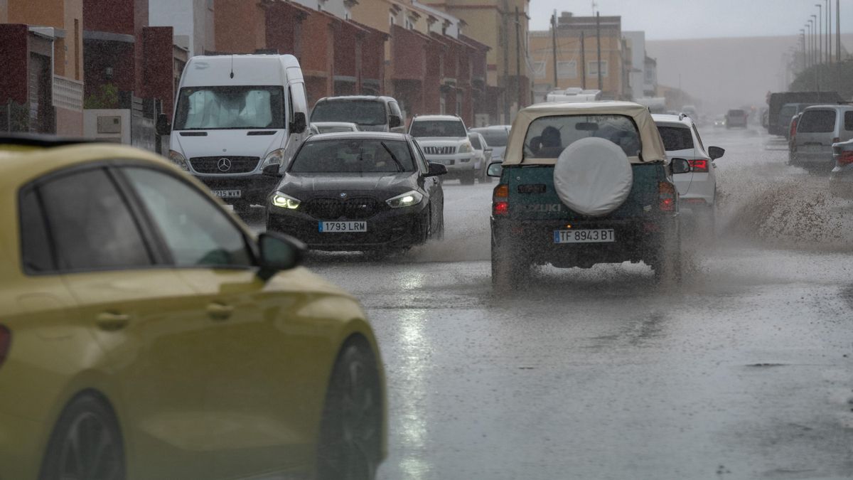 La AEMET eleva a naranja el aviso por precipitaciones este sábado en algunas zonas de la Región de Murcia