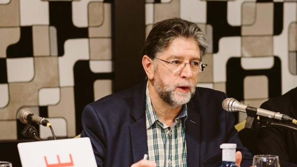Adiós, por jubilación forzosa, al funcionario más influyente del Ayuntamiento de León durante décadas