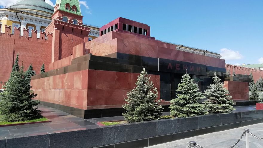 Vista del mausoleo del fundador del Estado soviético, Vladímir Illich Lenin, en Moscú, Rusia. EFE/ Bernardo Suárez/Archivo