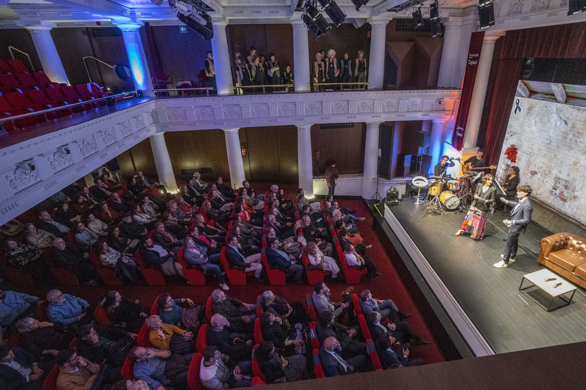 El Teatro de la Fundación Cajasol acogió el encuentro.