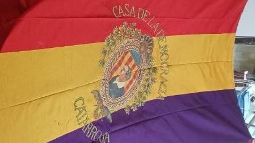 La bandera republicana de Catarroja, intervenida en 1933 como homenaje a Blasco Ibáñez.