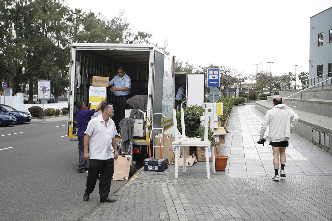 Mudanza de la comisaría de la calle Venegas a la Jefatura Superior de Policía de Canarias.(ALEJANDRO RAMOS)