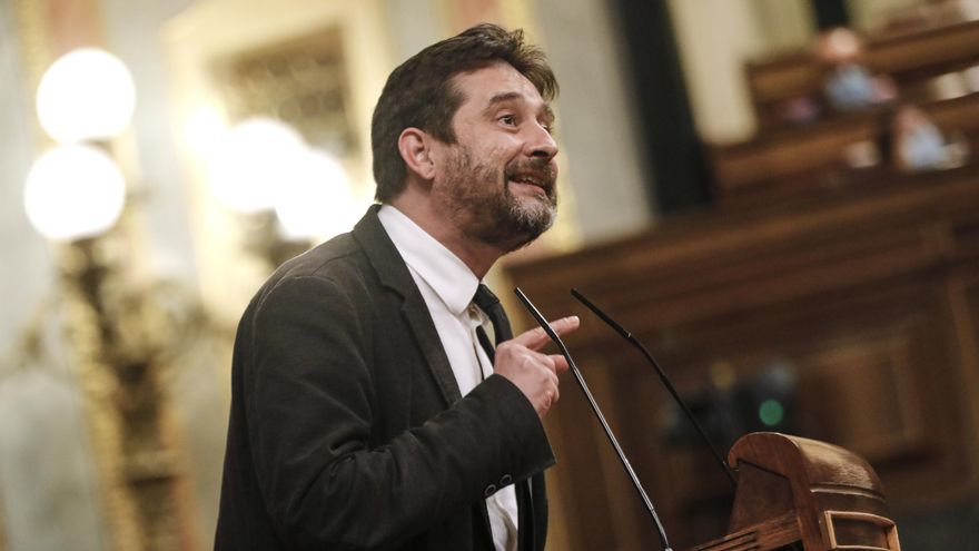 El diputado de Unidas Podemos Rafa Mayoral durante su intervención en una sesión plenaria en el Congreso de los Diputados, en Madrid (España), a 29 de septiembre de 2020.